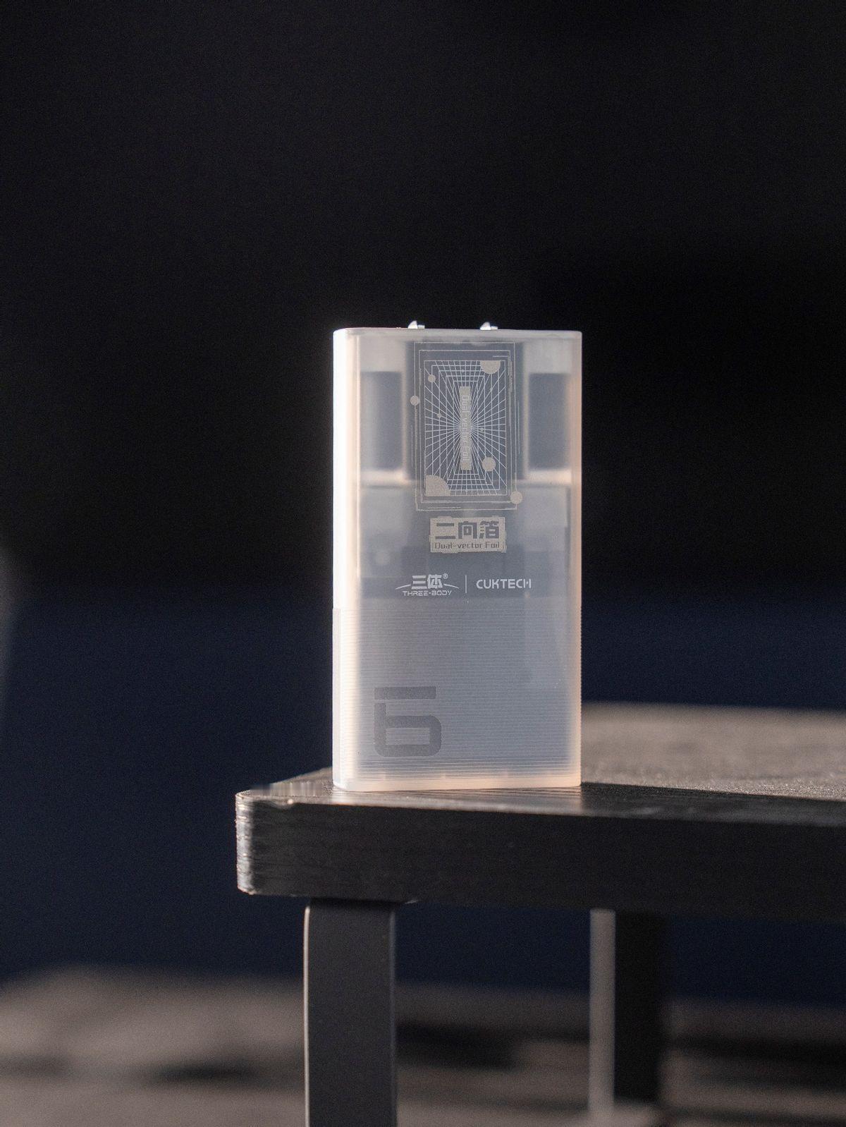 把“三体宇宙”装进充电器，酷态科硬控“三体人”！前几天，陪我征战两年的充电器