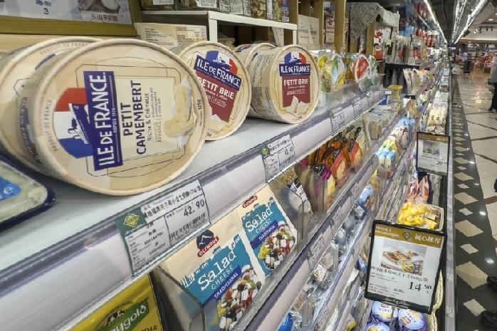 英媒:中国这次报复行动针对谁？是法国吗？12月23日，路透社报道:“中国从今