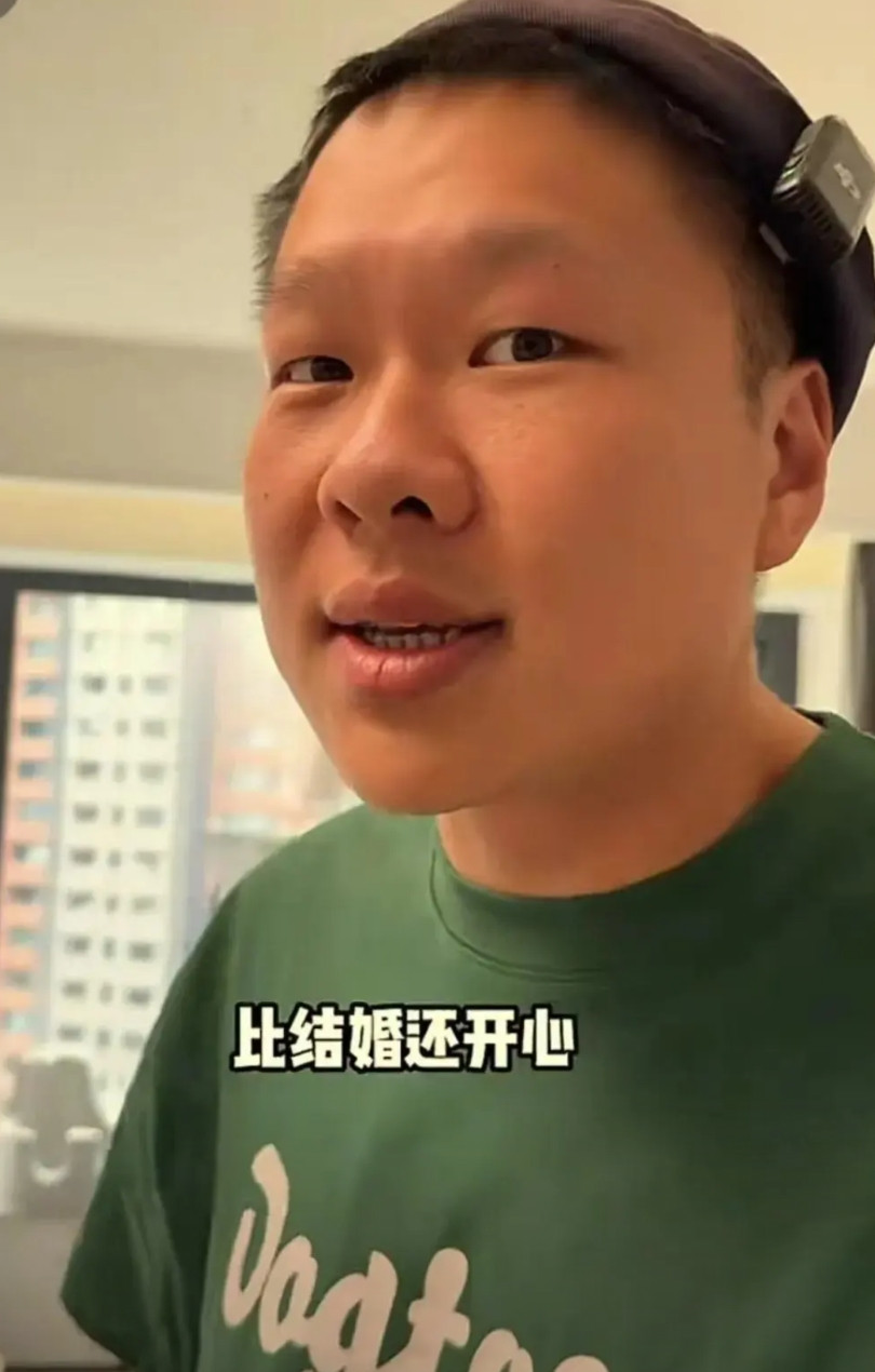 阿飞这波操作，属实把流量玩明白了。小米SU7提车视频拍都拍了，厂商不掏钱怎么办