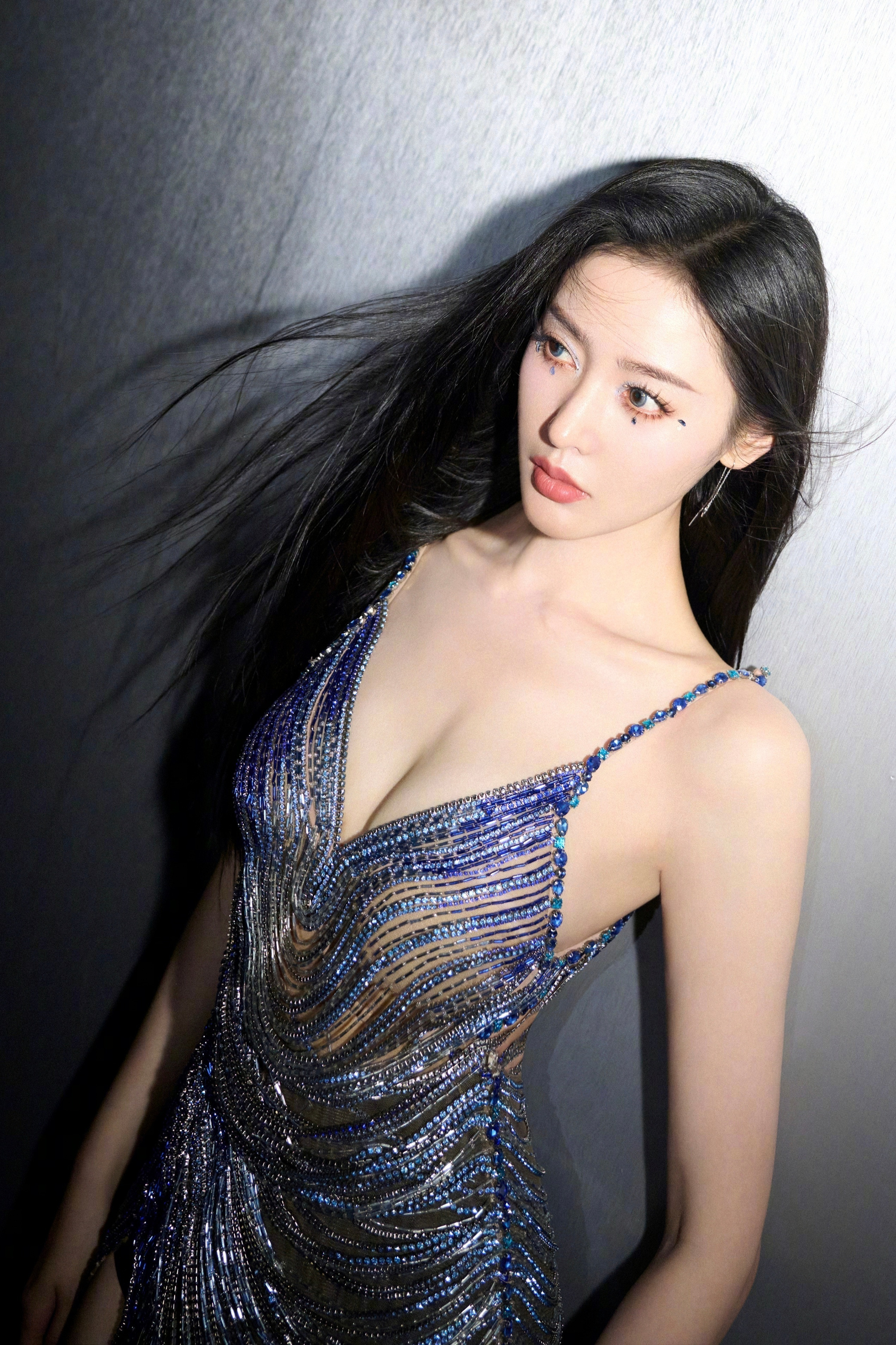 张天爱短发造型张天爱的塑造性好强，她这个身材曲线太适合穿旗袍演民国剧了🤩​