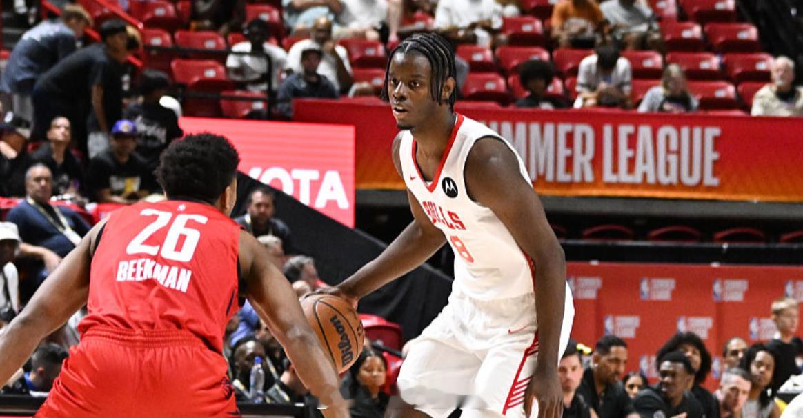 威尔逊19+8利文斯顿21+4公牛逆转奇才北京时间7月15日，NBA夏季联赛继