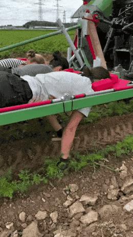 [笑着哭]