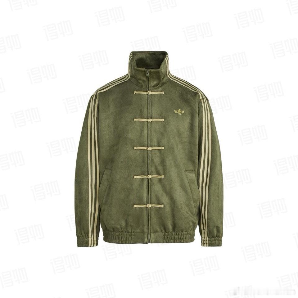 刚刚路过阿迪的店试了这两件，有点绝了怎奈1099一件如果是羽绒服还行，结果是薄外