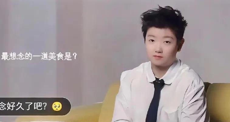 大家不要怪她不知道家乡的美食，因为她从5岁就开始练习乒乓球，不是在练球的路上