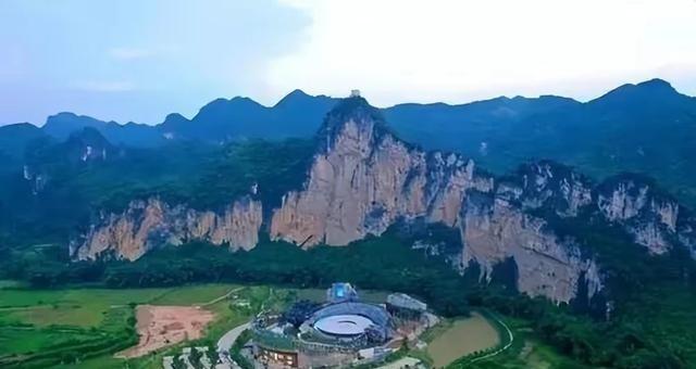 我说崇左山水不输桂林，被喷惨了。其实崇左以前是因为交通差才没名气，现在高铁、