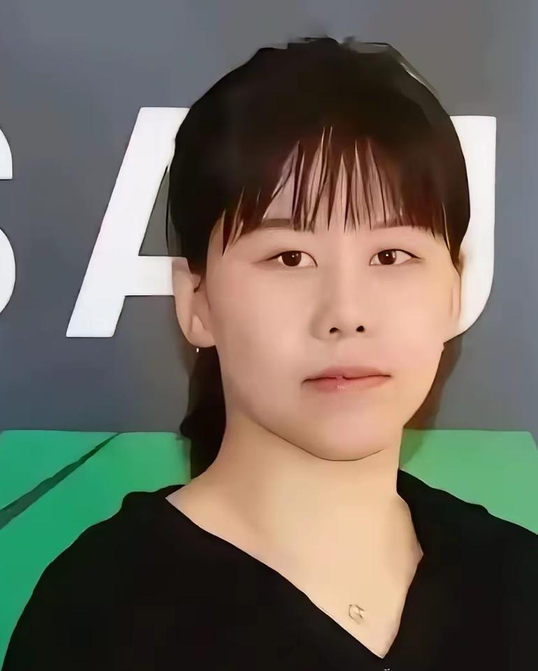 建议取消“数板”规则正在进行的女单1/4决赛，陈幸同大战削球手韩莹，比赛进行到