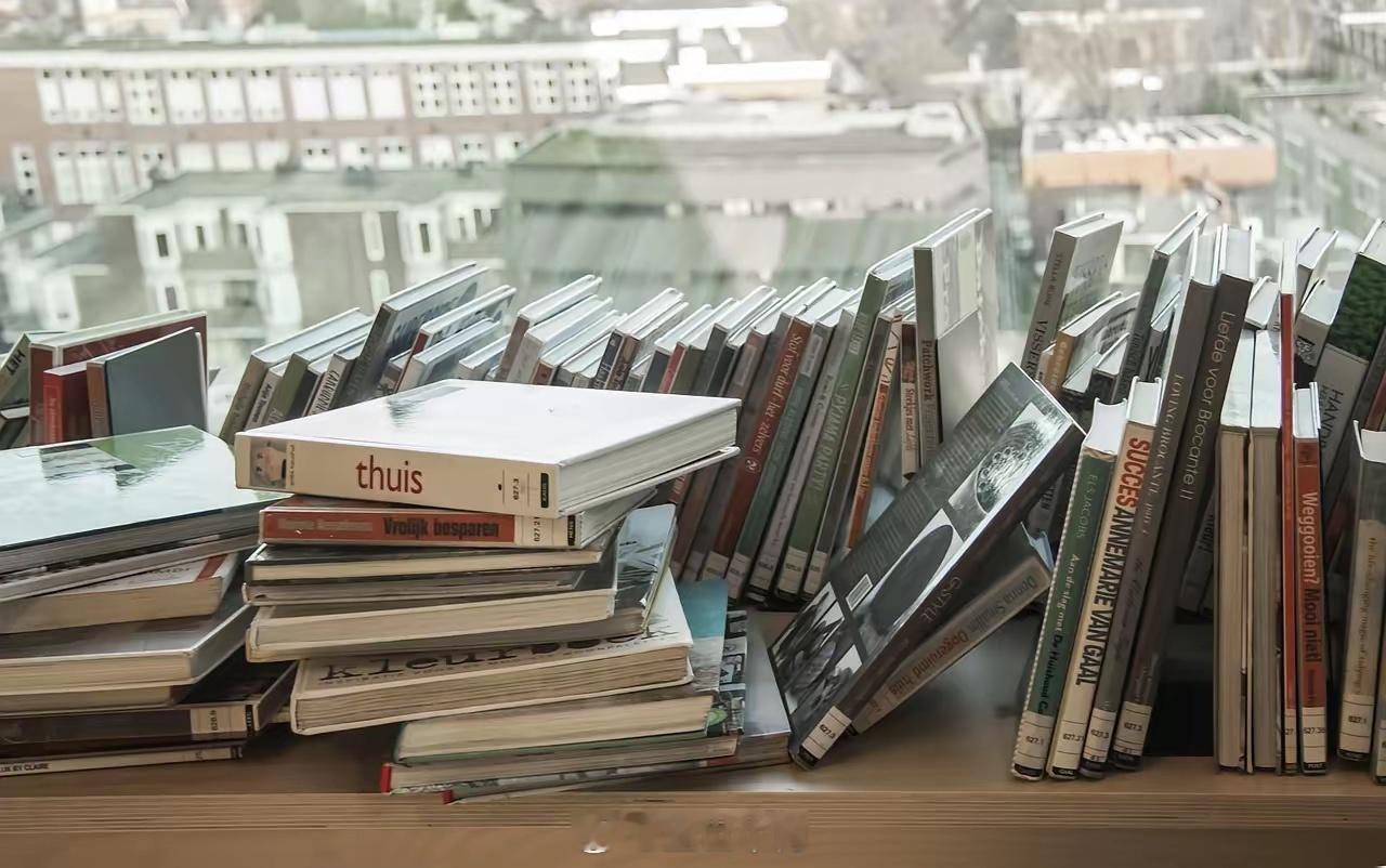 价值投资的精髓，就三句话。说多了都是骗散户的鸡汤。第一，买股票就是买公司。别盯着