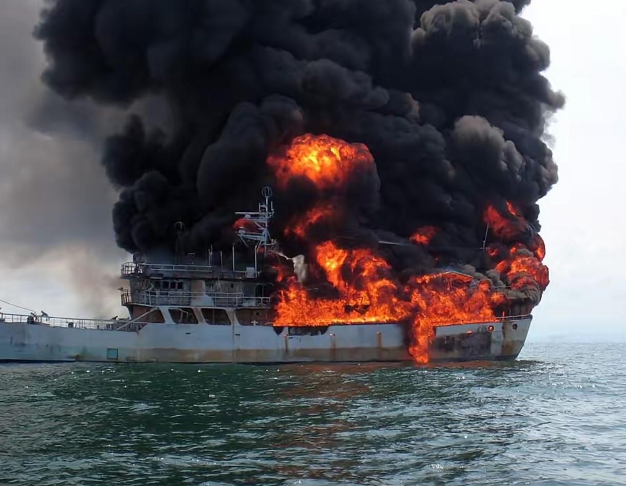 一觉醒来美国和伊朗又开火了！这次直接发生了海战！美国中央司令部19日声称，美军