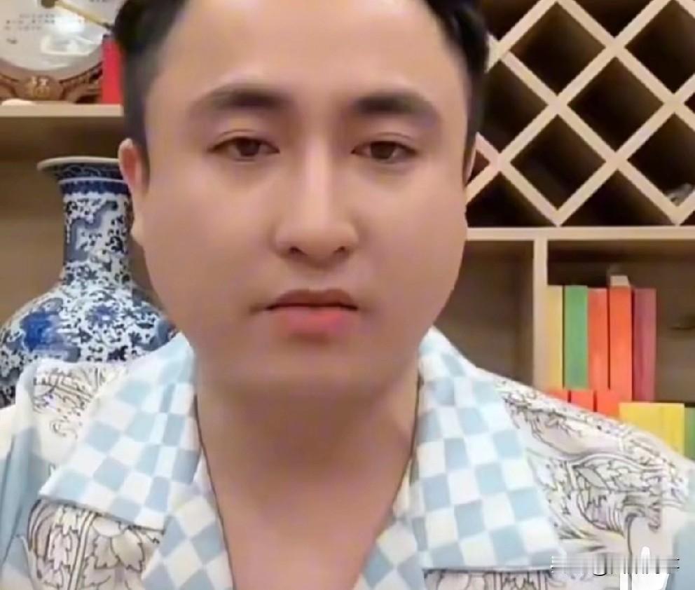 二驴姐建议散打一天别瞎蹦跶了，人别太贪了！钱也挣够了，他