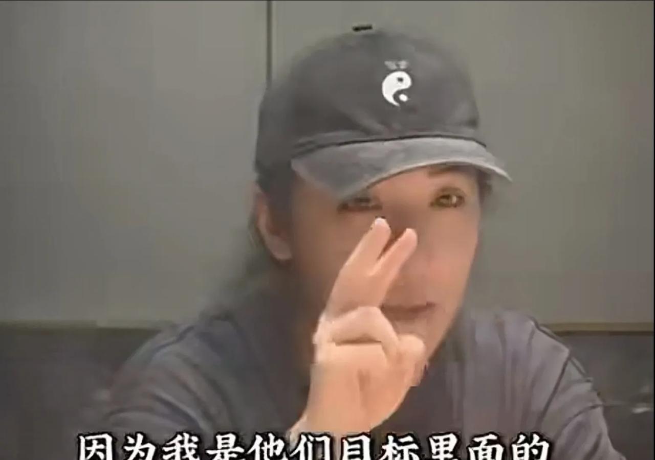 小伙子讲述留学美国期间差点被策反，有一天一位美国传教士找到他，给你贯输一些听起来