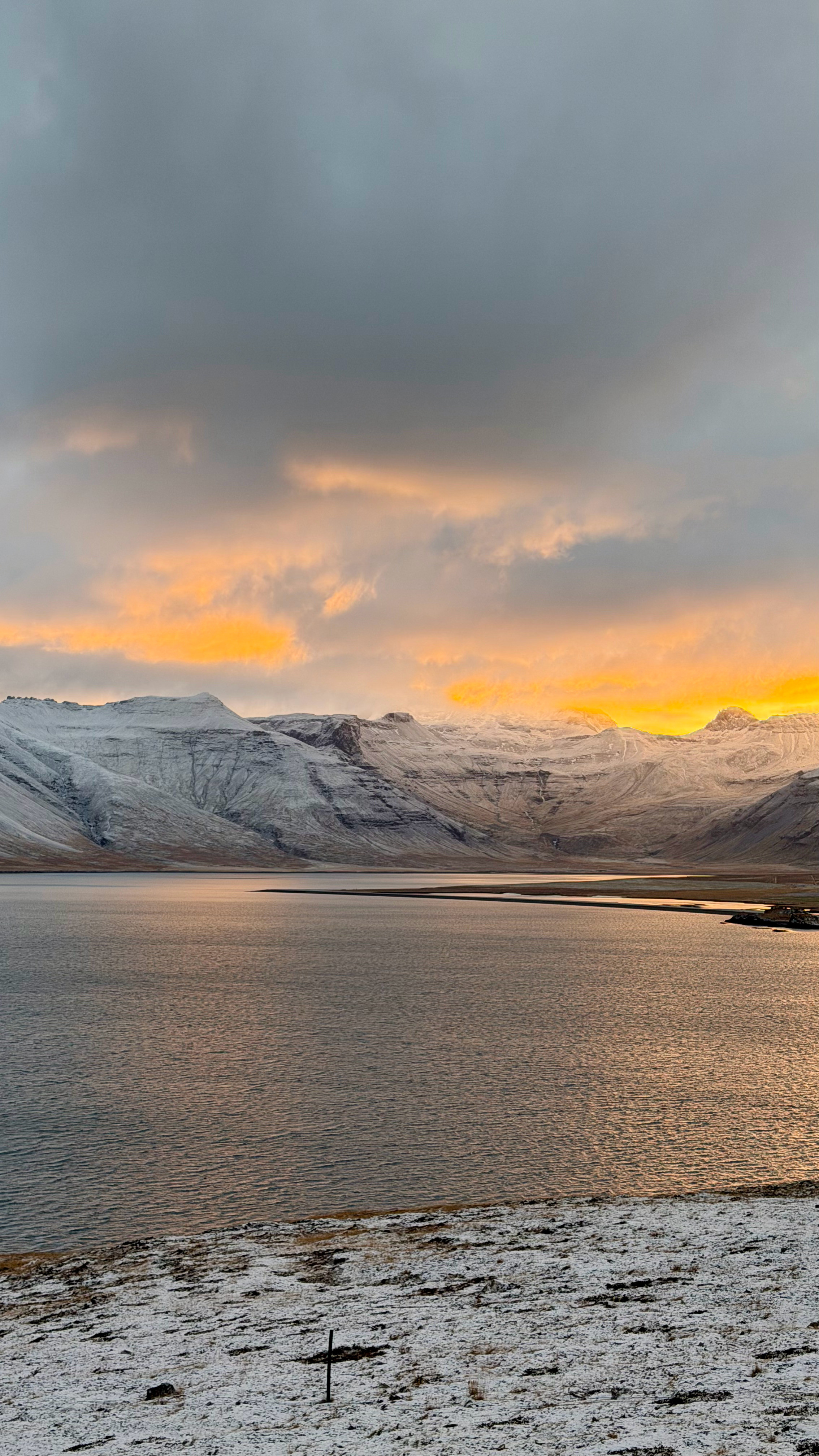 但凡加一点滤镜都是对冰岛的不尊重🫡冰岛旅行冰岛·草帽山