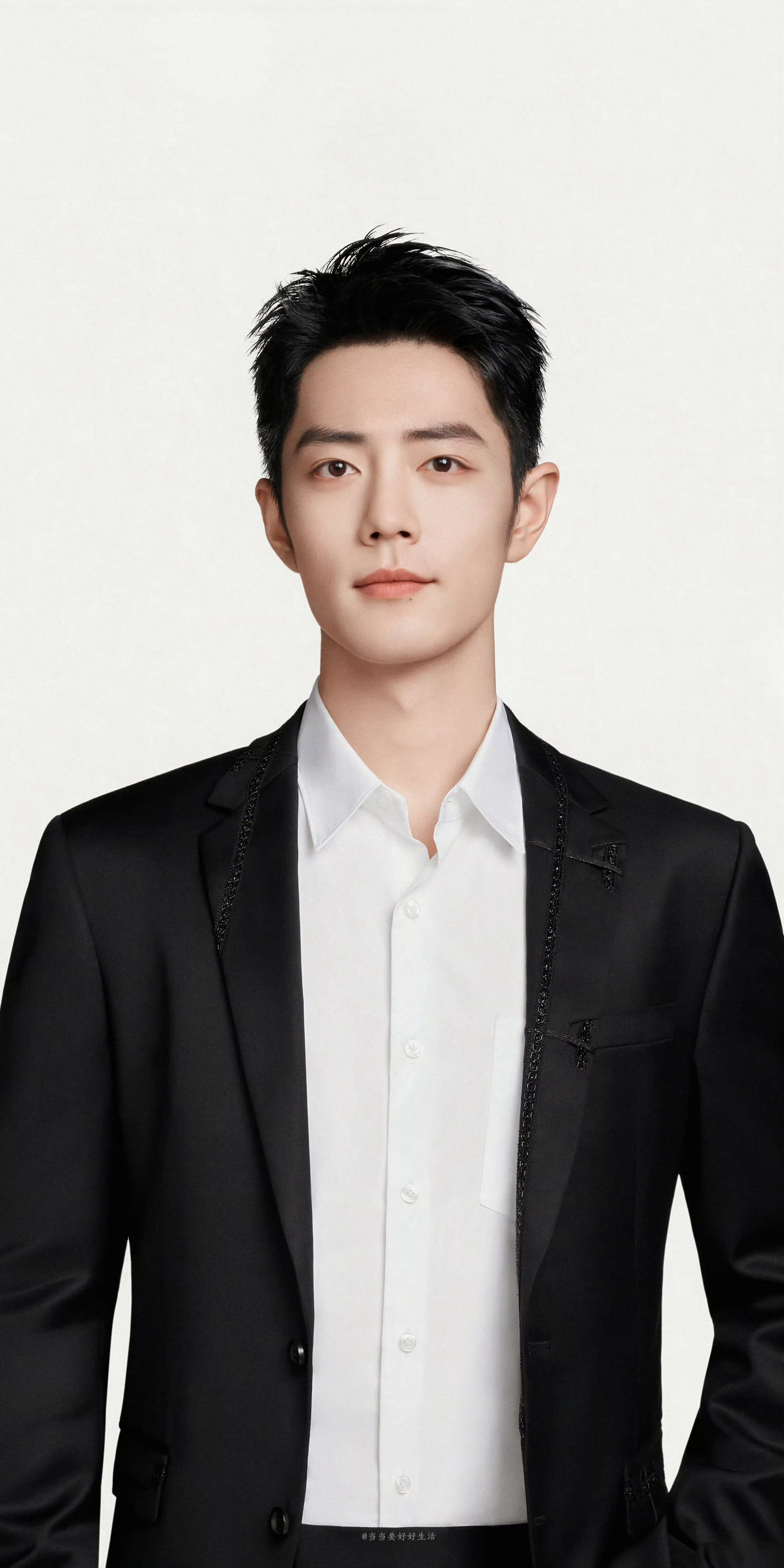 肖战看着你，下午茶都要甜上几分！超帅哒！​​​