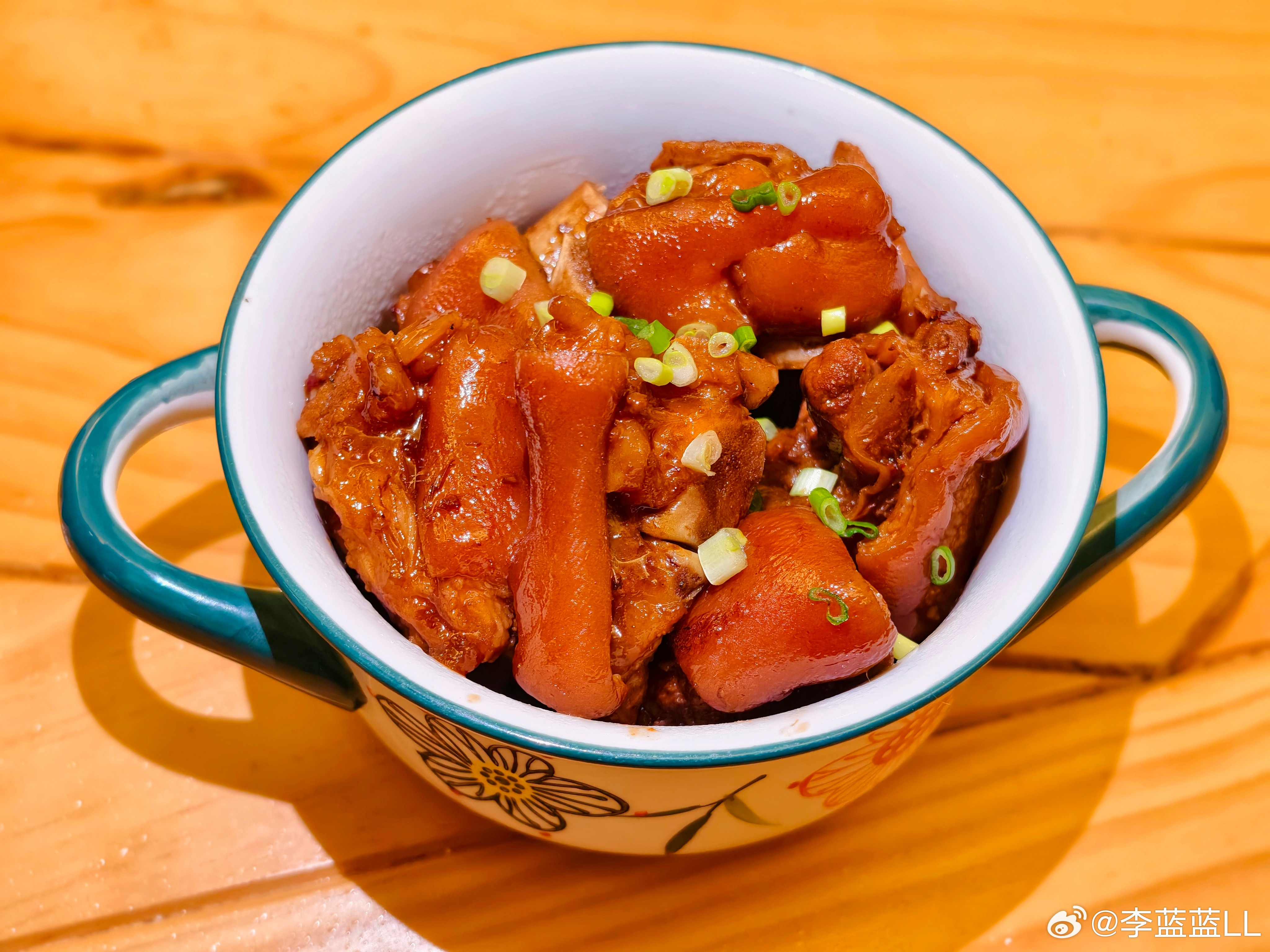 快来夸我吧！无糖红烧猪蹄，软烂适合牙口不好的老人家。咋样？