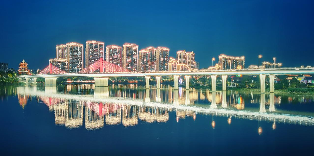 2015年10月，漳州房价均价8509元；2016年10月，漳州房价均价936