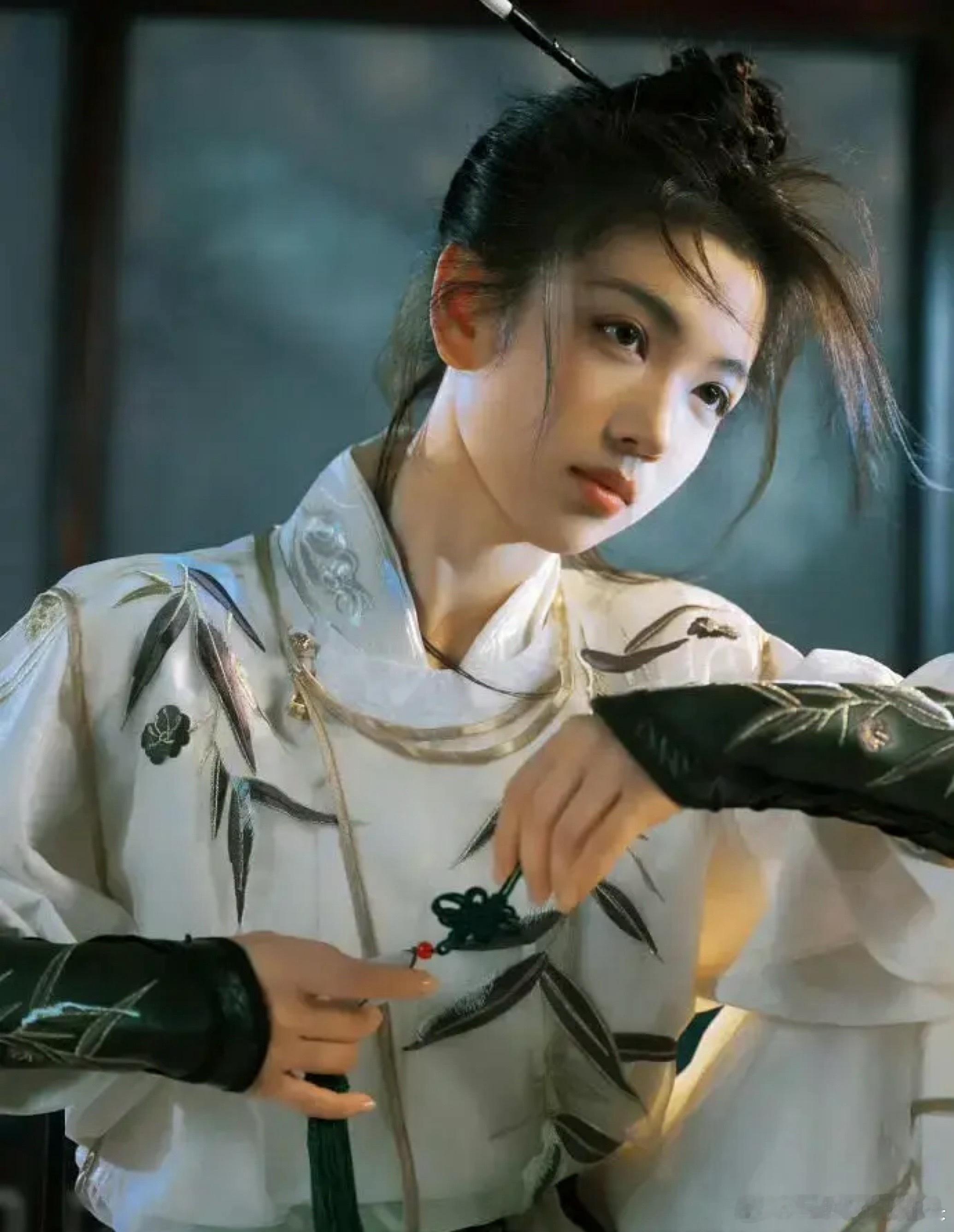 说真的，如果鲈鱼不想要恰逢代露娃和王楚然挺适合的