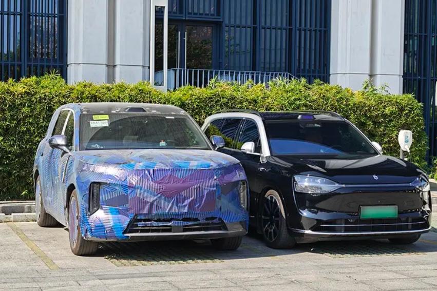 比亚迪唐9/汉9都定了上半年发布！唐9谍照先来了，隔壁那个好像小了点儿，也矮了