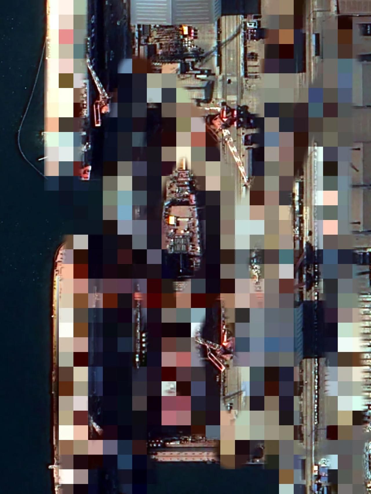 这建造速度也太快了，已经开始铺甲板了，感觉是在赶某个重要时间节点，一天一个样，快