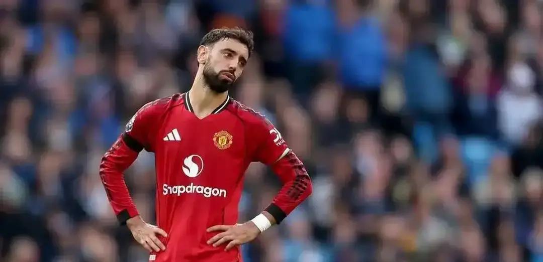 曼联定位球进攻英超第一，却总在领先后丢球。这不是运气差，而是战术埋了雷。看