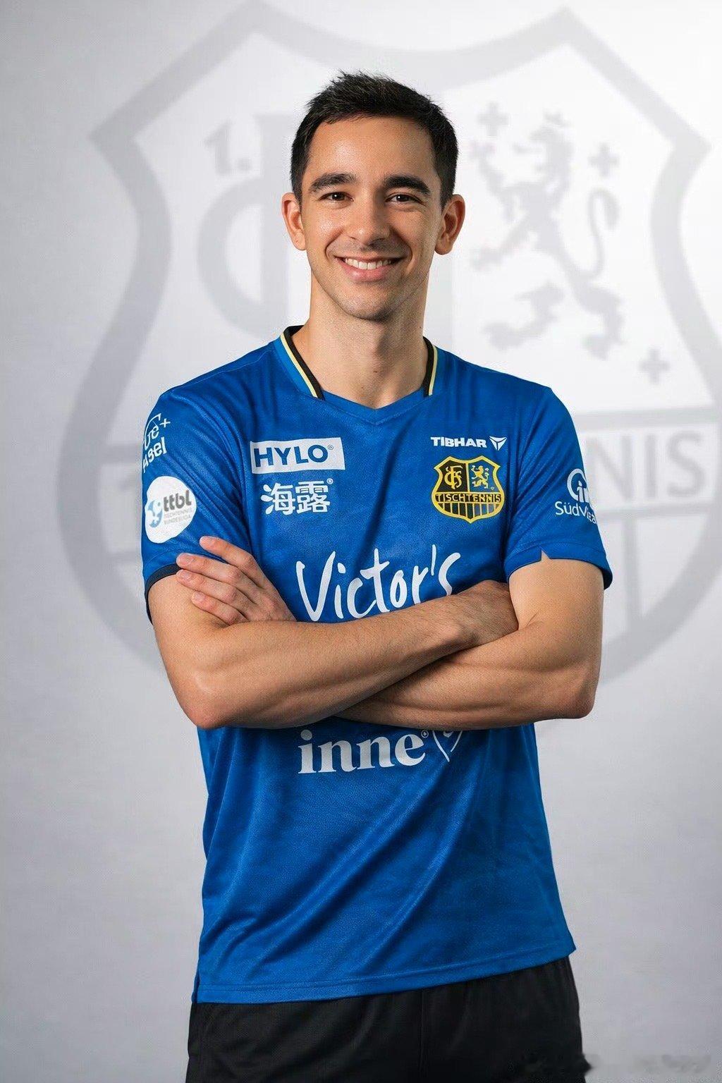 雨果回应加入萨尔布吕肯俱乐部雨果发博回应加入萨尔布吕肯俱乐部：非常高兴地宣布，