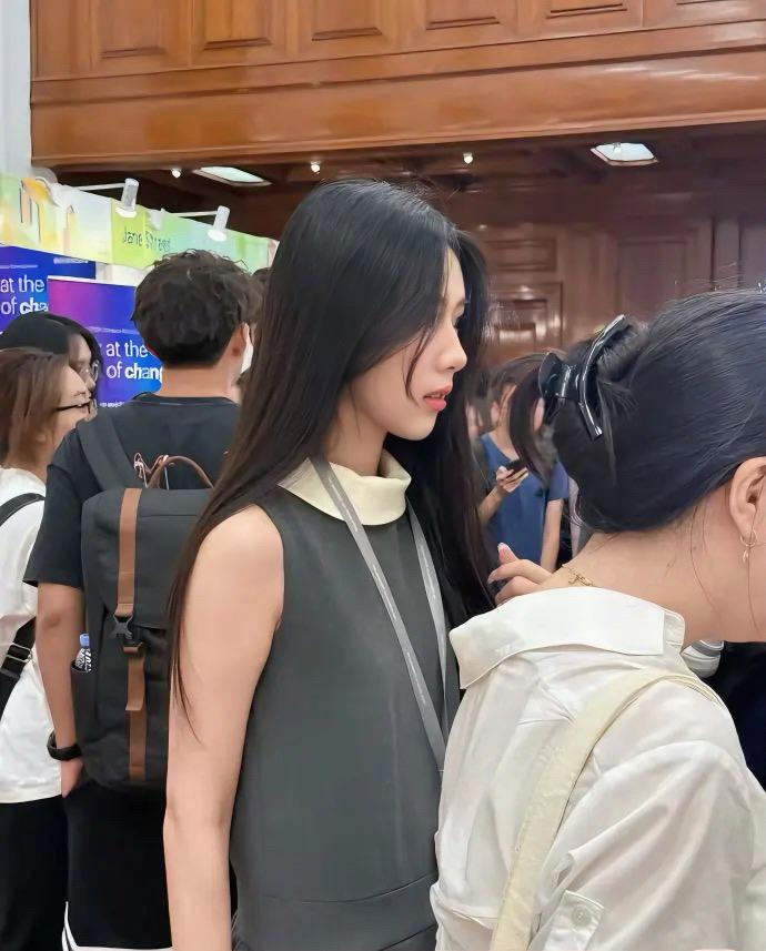 这种颜值在招聘会上好找工作吗？