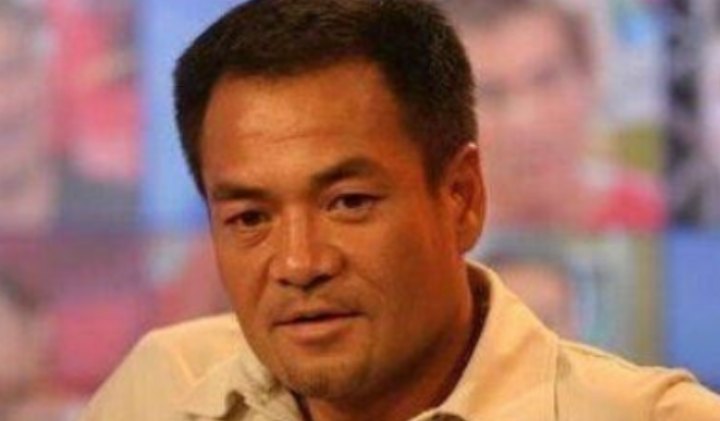 1994年，王志文抢走了尤勇智的女友许晴，尤勇智到葛优家痛哭，葛优安慰他说