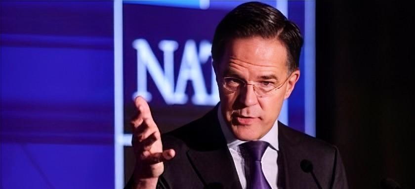 太强硬了！近日，北约秘书长吕特在布加勒斯特举行的北约-工业论坛上又发出呼吁，要求