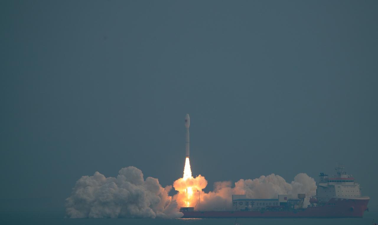 今天下午3时56分，我国在山东日照附近海域，使用捷龙三号运载火箭，成功将吉利星座