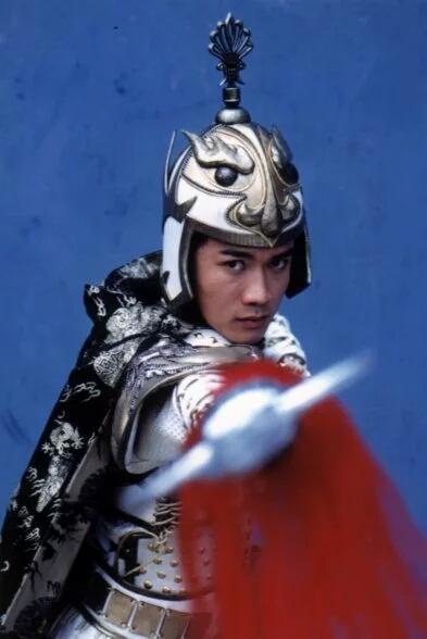 “罗成22岁没死，他是在教孩子扎马步时，突然笑出声：‘哎哟——这姿势，比我当年跪