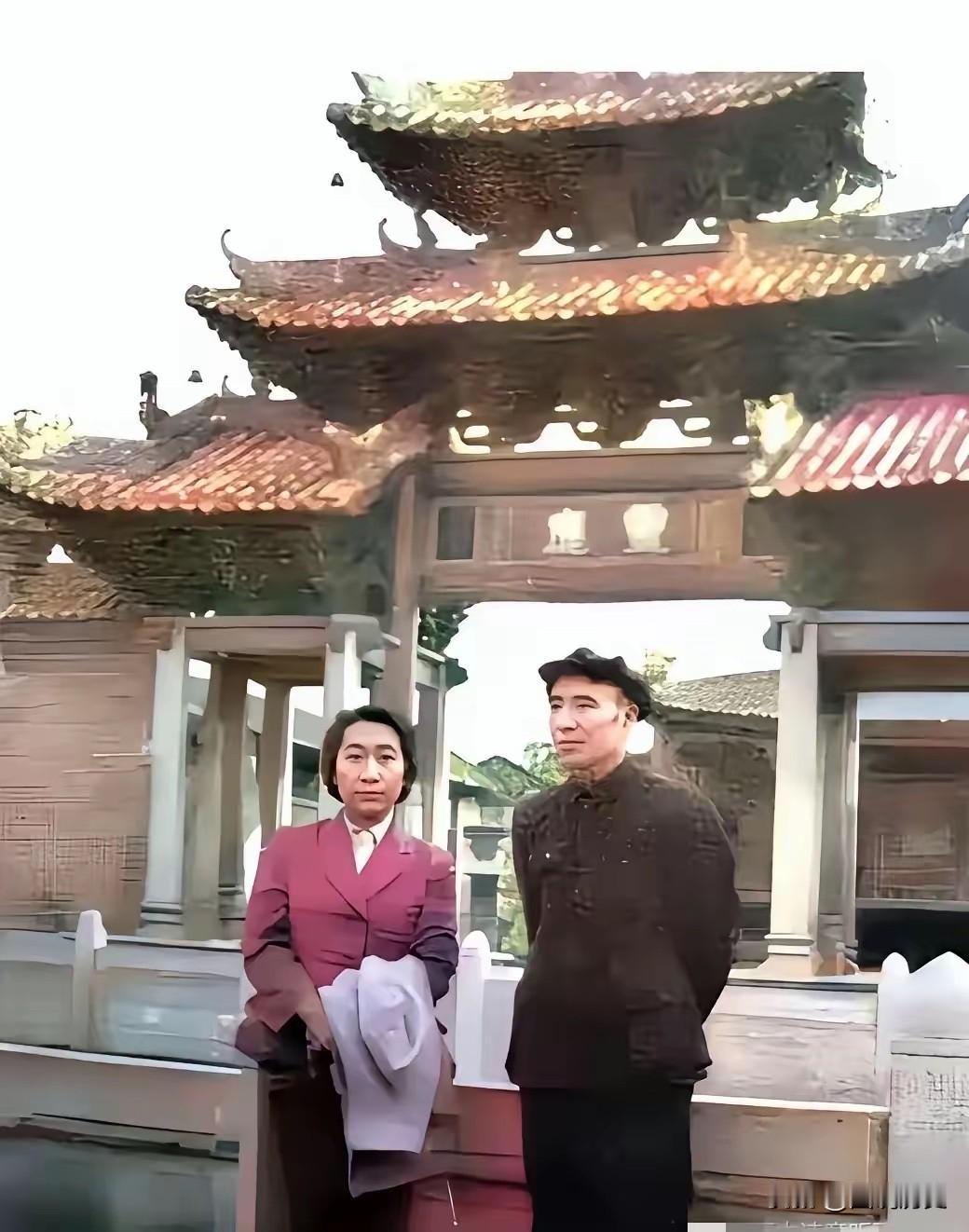 一对夫妻在广东60年代中期，一对夫妻来到广东省佛山市禅城区祖庙路21号祖庙景