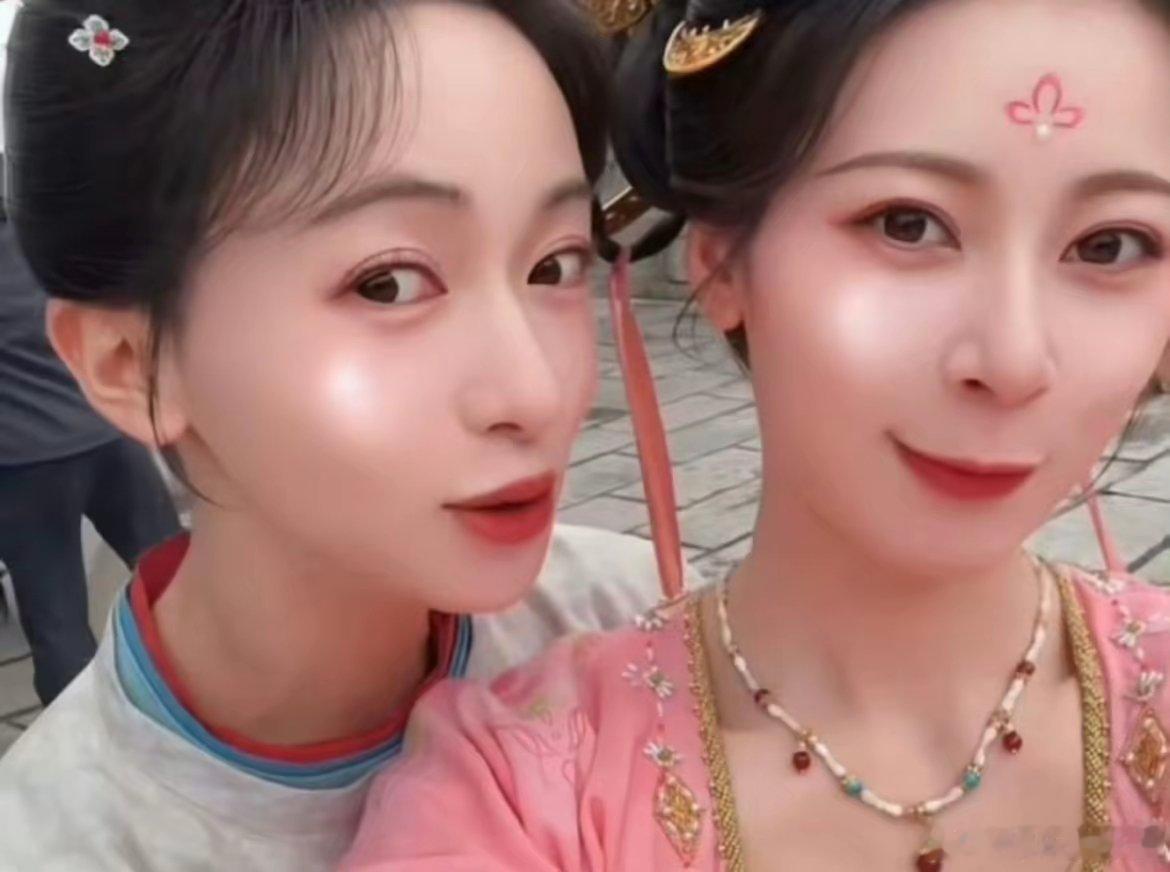 我是真的发现白鹿一走，于正有点自乱阵脚了旗下多女艺人是挨个上热搜开始是赵晴新剧开