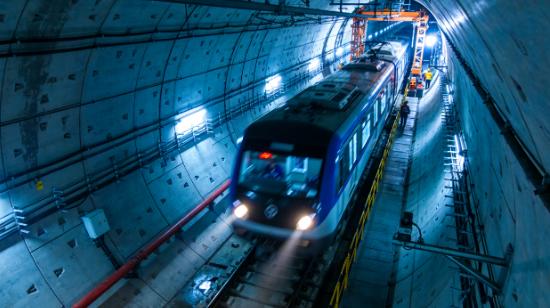 今天，整个西方都在盯着长江底！89米深处，中国干了一件大事！ “基建狂魔”再