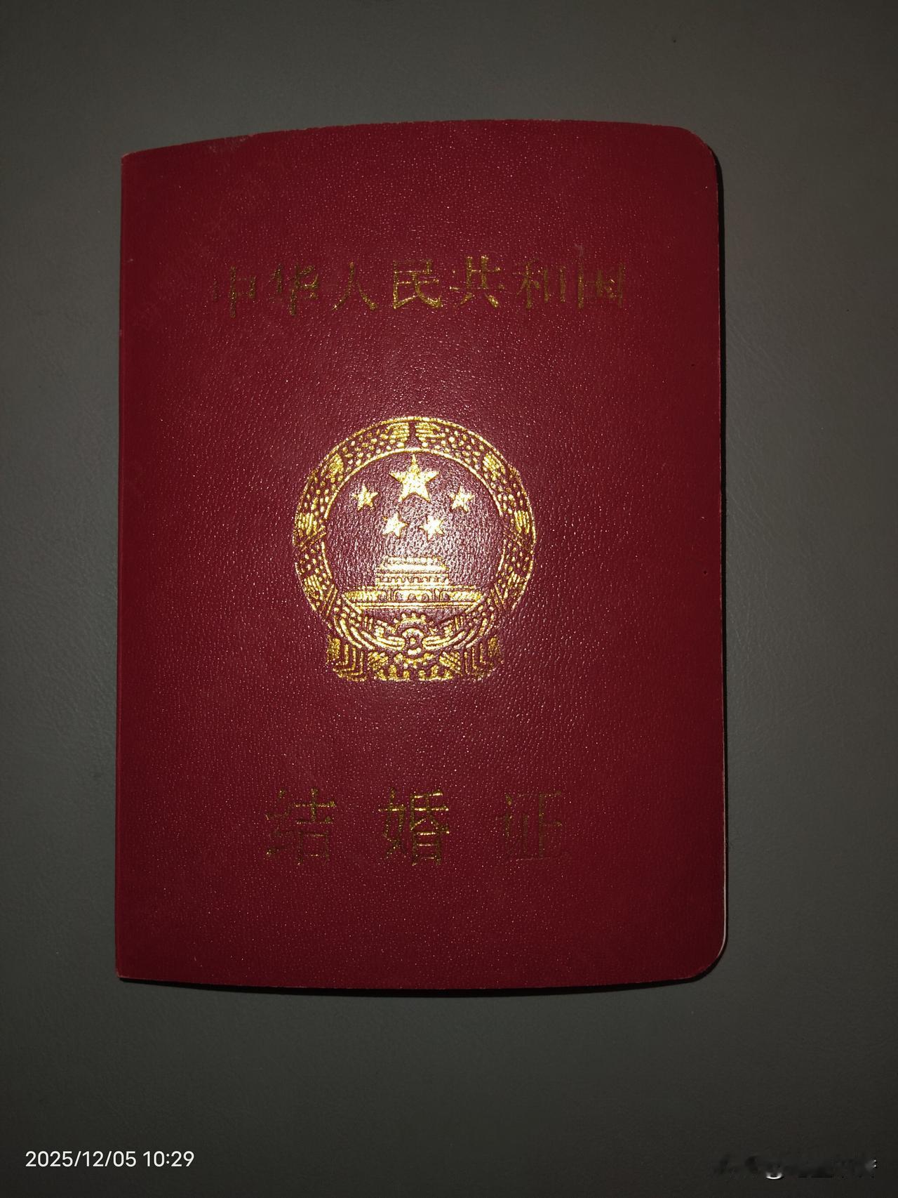 你认同吗？出轨才是真的没本事，因为出轨这件事证明你既没本事，经营好婚姻，照顾好家