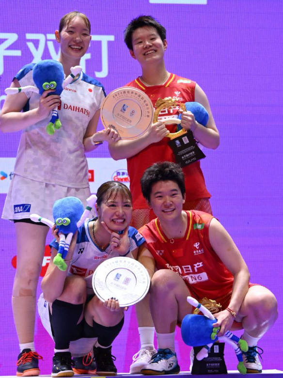 2026年中国羽毛球公开赛中国公开赛国羽2冠2亚完美收官！男单：🏆周天成ᴛᴘ