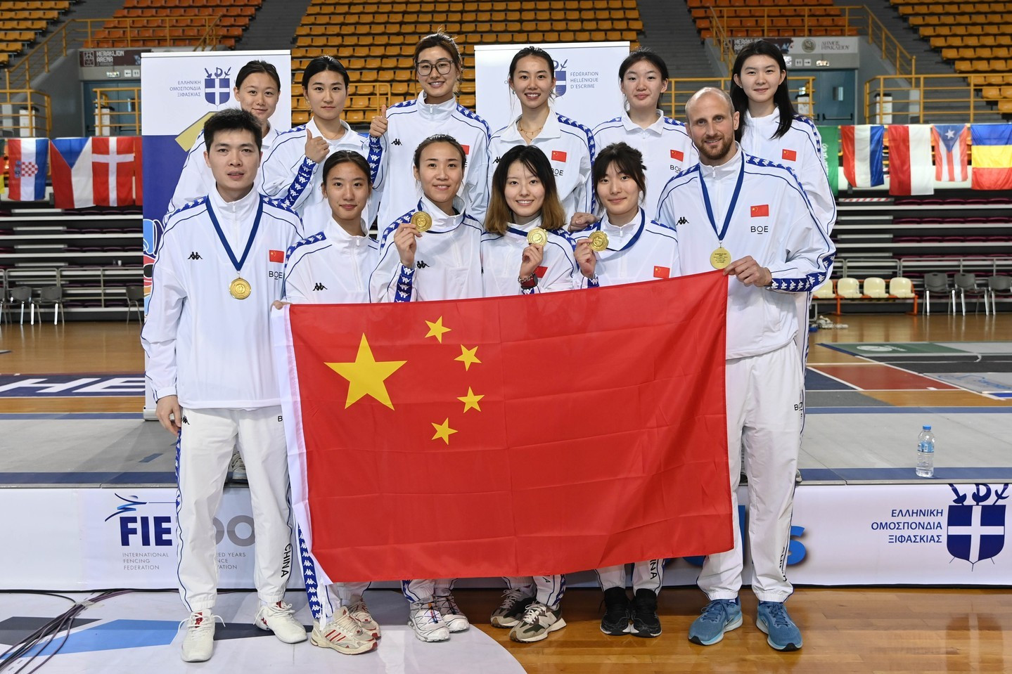 #饶雪怡首枚世界杯个人赛奖牌#北京时间3月28日，2025-2026赛季国际剑