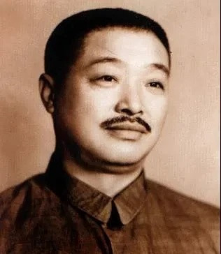 一山不容二虎，堂堂贺龙难显神威，西野司令员谁更适合？从抗日战争开始，贺龙