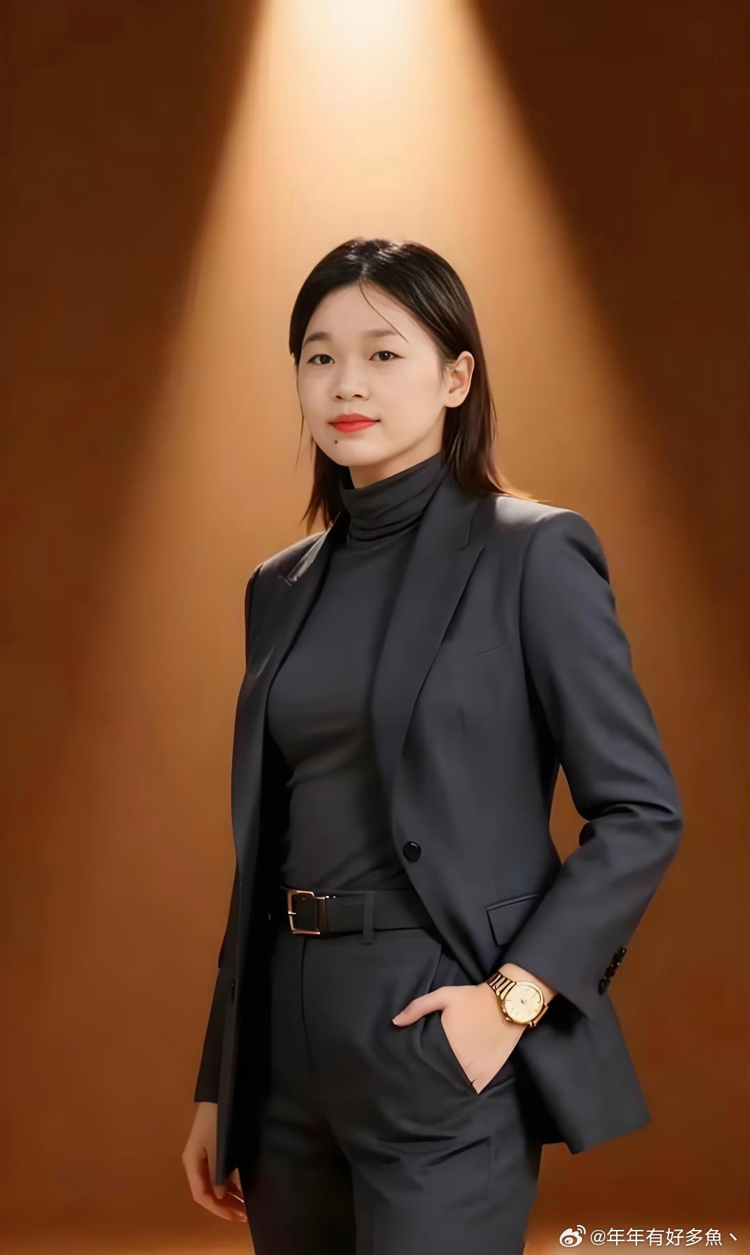 天呐！全红婵成年后一打扮，我都惊了！好看又帅气，这不就是成功女性的典范嘛！