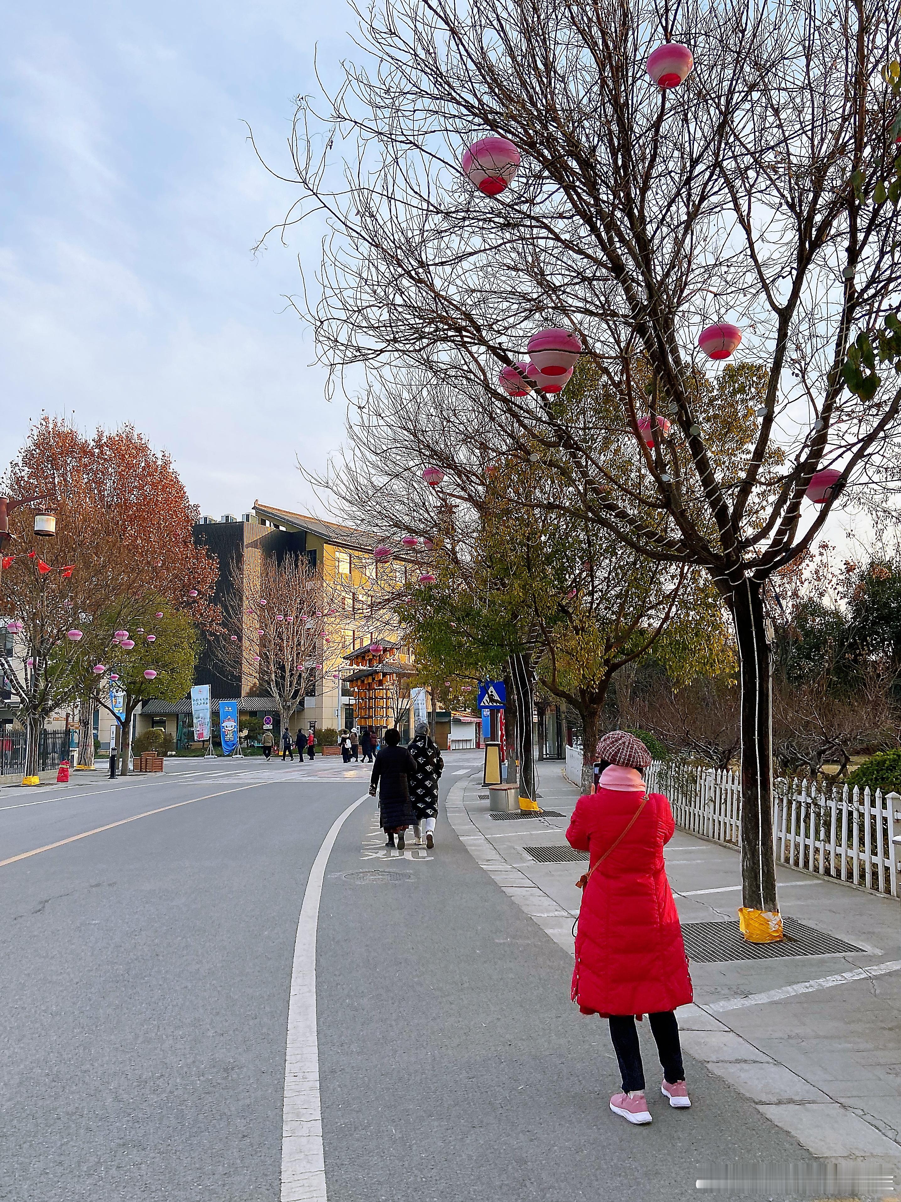 【西安出发1小时！这座小镇茶香、古韵、美食、风景兼得】快节奏的都市生活，一到周末