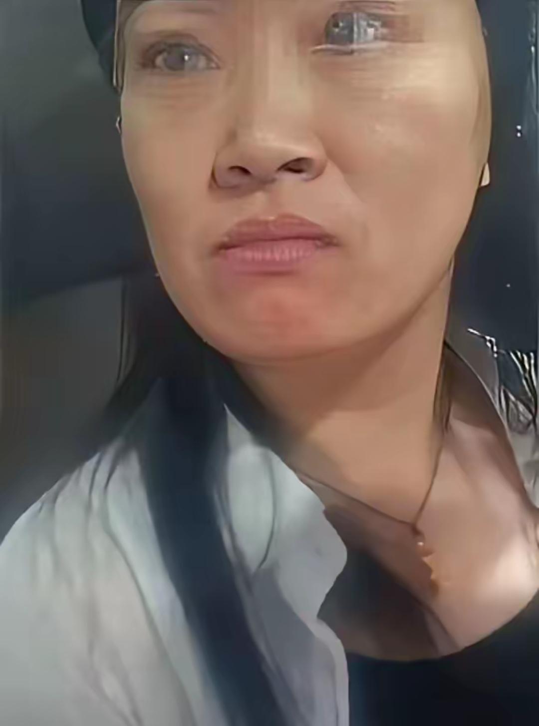 石家庄一电梯内，高三化学老师脱口嘲讽外卖小哥“没本事才送外卖”。本以为只是寻常口