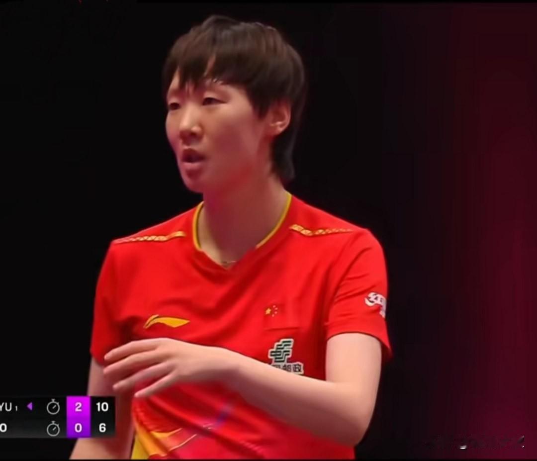 鳗鱼很受露出这种不屑表情，看来是被大藤莎月的遮挡发球搞烦了！由于冠军赛没有鹰