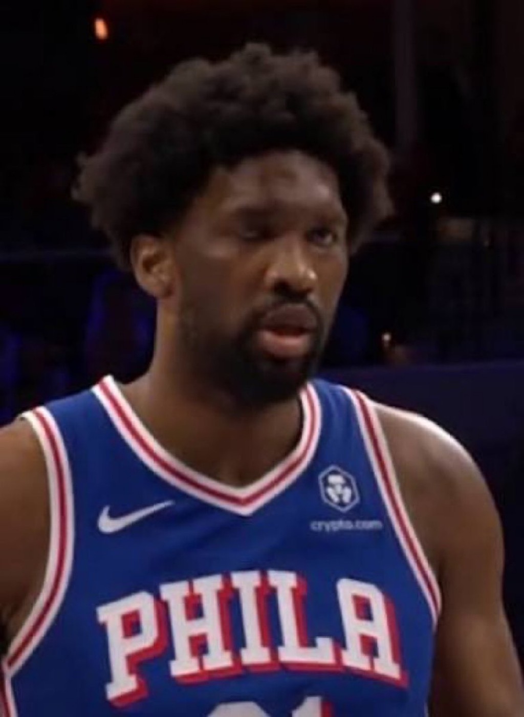 美媒：恩比德遭遇了最糟糕的季后赛伤病运气：2018年：眼眶骨折，脑震荡2019年