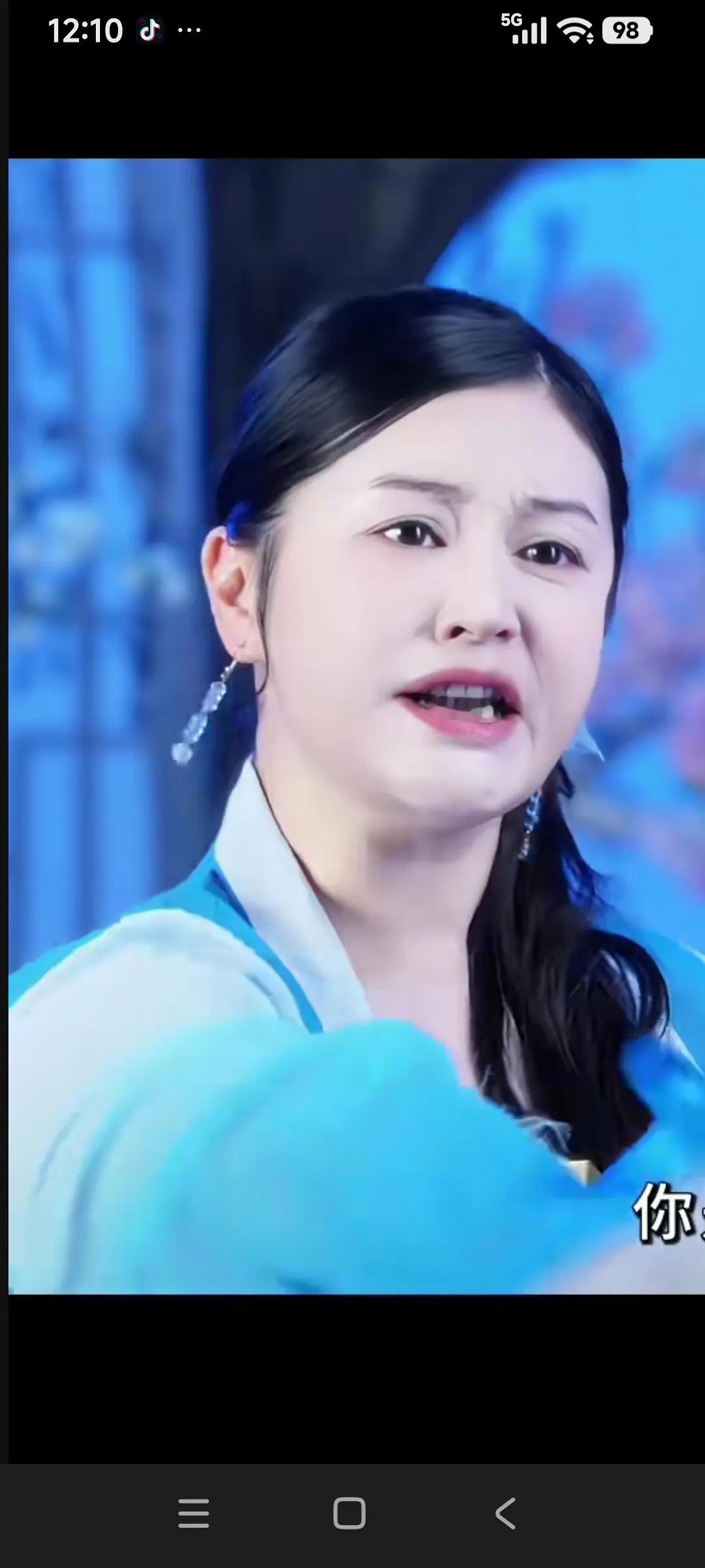 柏雪也出来复刻小仙女的造型了，大家觉得怎么样