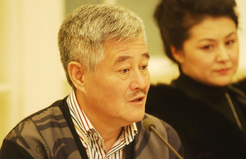 赵本山到底挣了多少钱，还真不好估量。他可是“小品之王”，春晚舞台上大放异彩，家喻