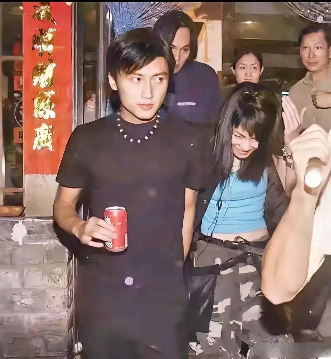 当年的谢霆锋和王菲，原来天后也会害羞的