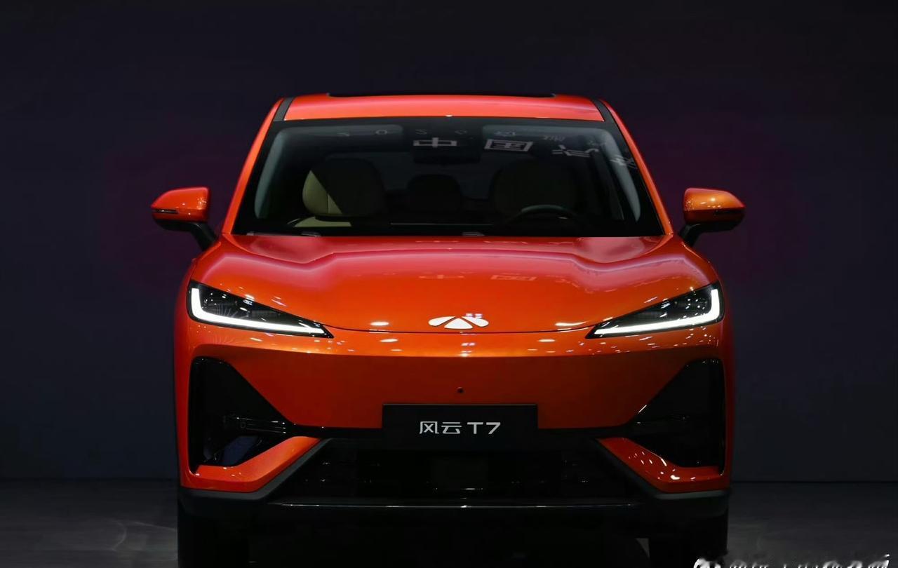 8月26日，奇瑞风云T7正式上市，三款配置指导价9.79万—11.89万，抢先置