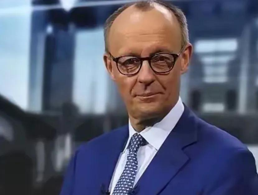 德国前总理舒尔茨就是北溪管道被美国炸了，吭都不敢吭一声！而这个德国新总理默茨可谓
