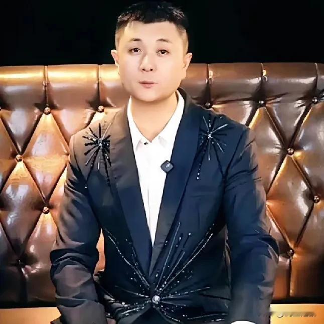 为什么老葛把大舞台搭在大连？①KS平台的受众人群主要在东北，舞台搭在大连，一为