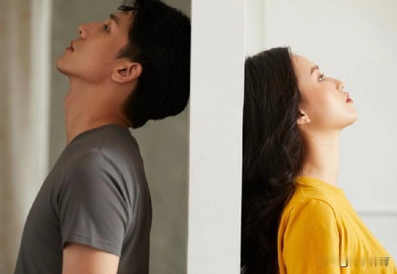 男人深爱你？身体绝不撒谎！他深夜渴求拥抱你，手指发颤触碰肌肤，睾酮飙升点燃本