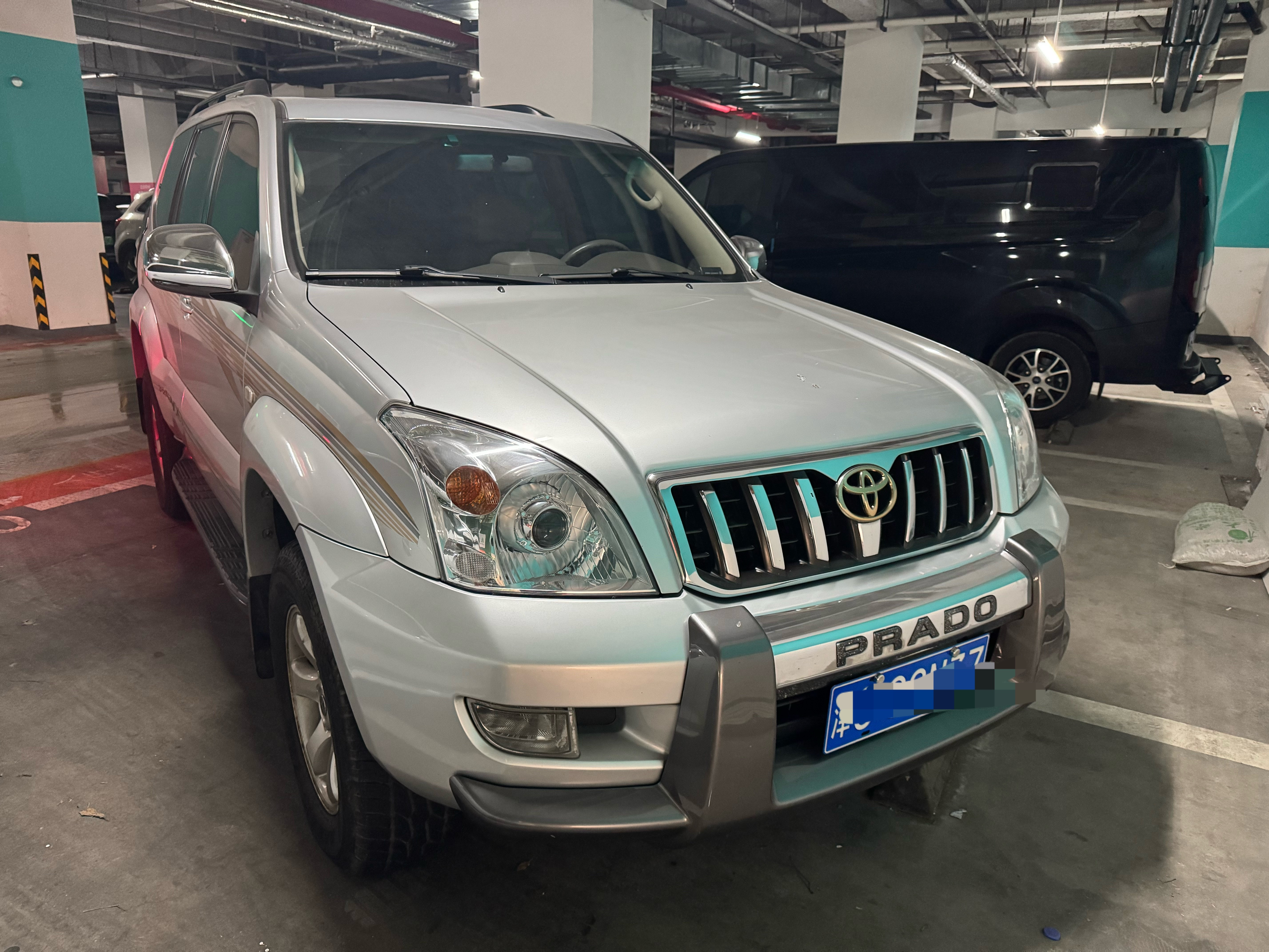 就丰田普拉多这款车，是不是只有我比较喜欢这一代啊？感觉贼有质感。