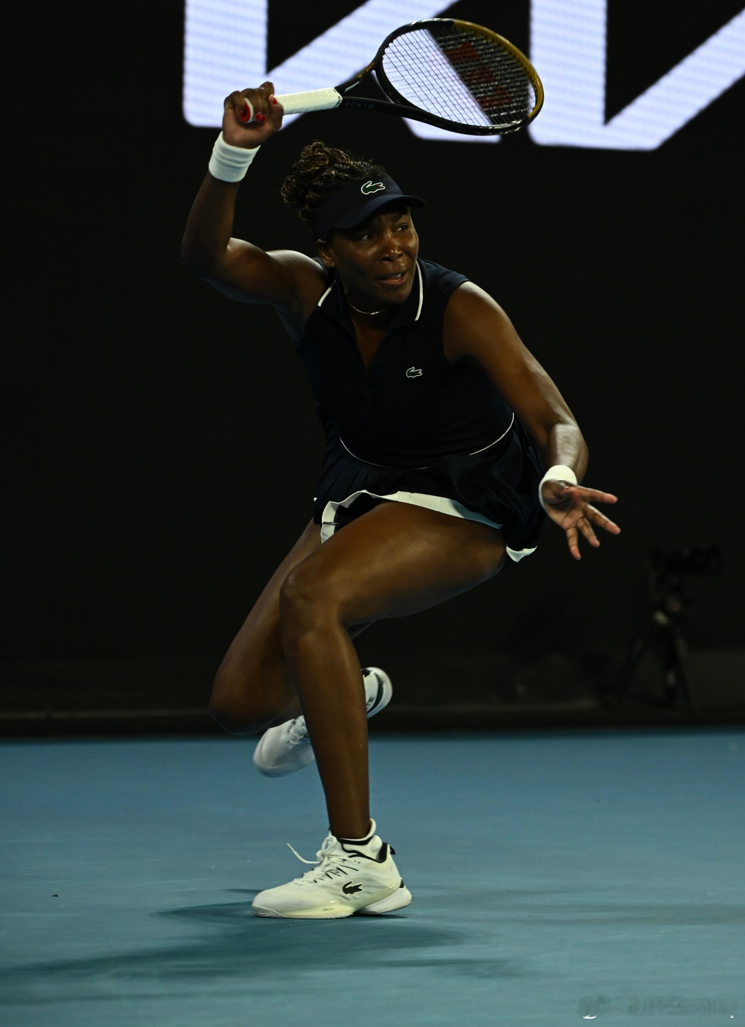 大威廉姆斯无缘澳网第二轮好可惜，决胜局4-0领先的大好局面最终连丢六局。曾经距离