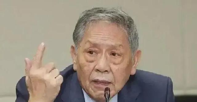 帅化民曾道：不是我喜欢吹捧中国大陆的军武科技，反而我特别讨厌解放军的一个叫“远火
